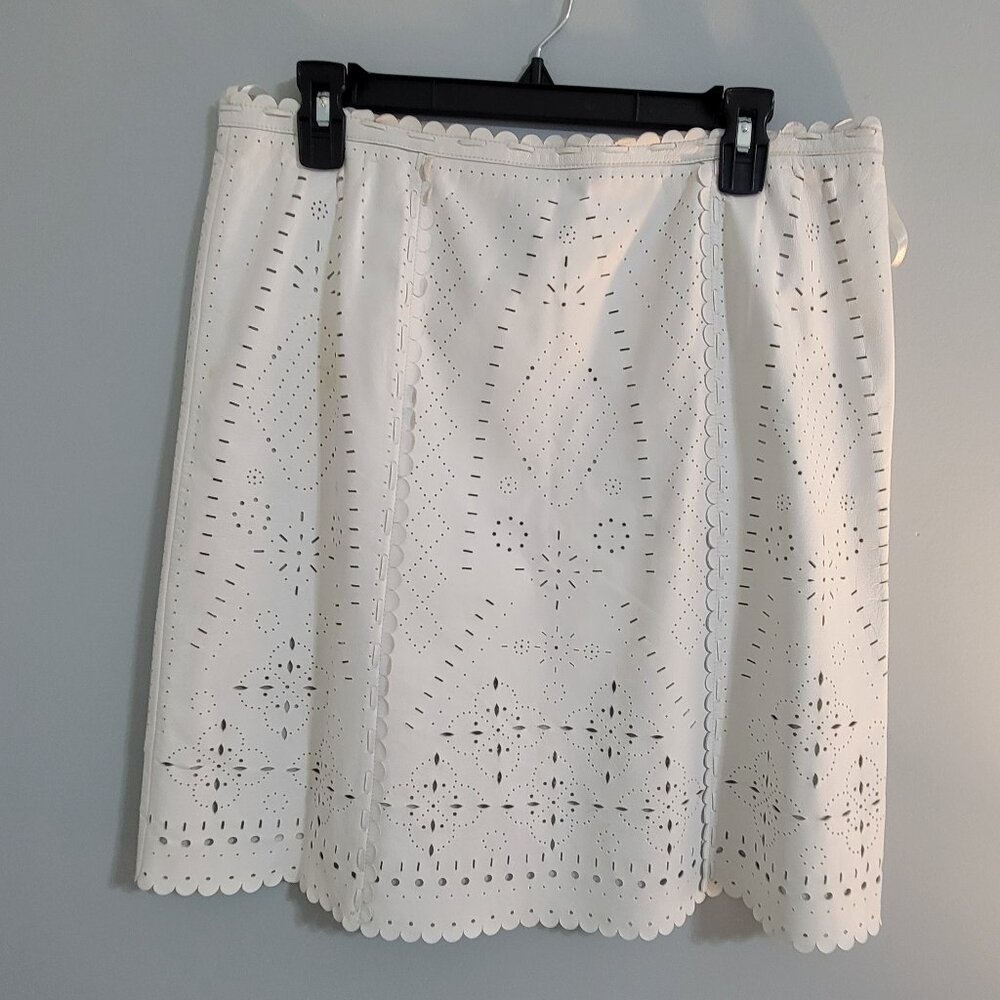 WORTH, white leather skirt, size 12, eyelet cut
